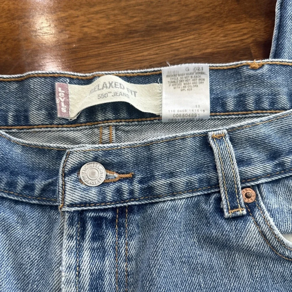 Vintage Levi's 550 Relaxed Fit Jeans Men's Size 40x34 Distressed